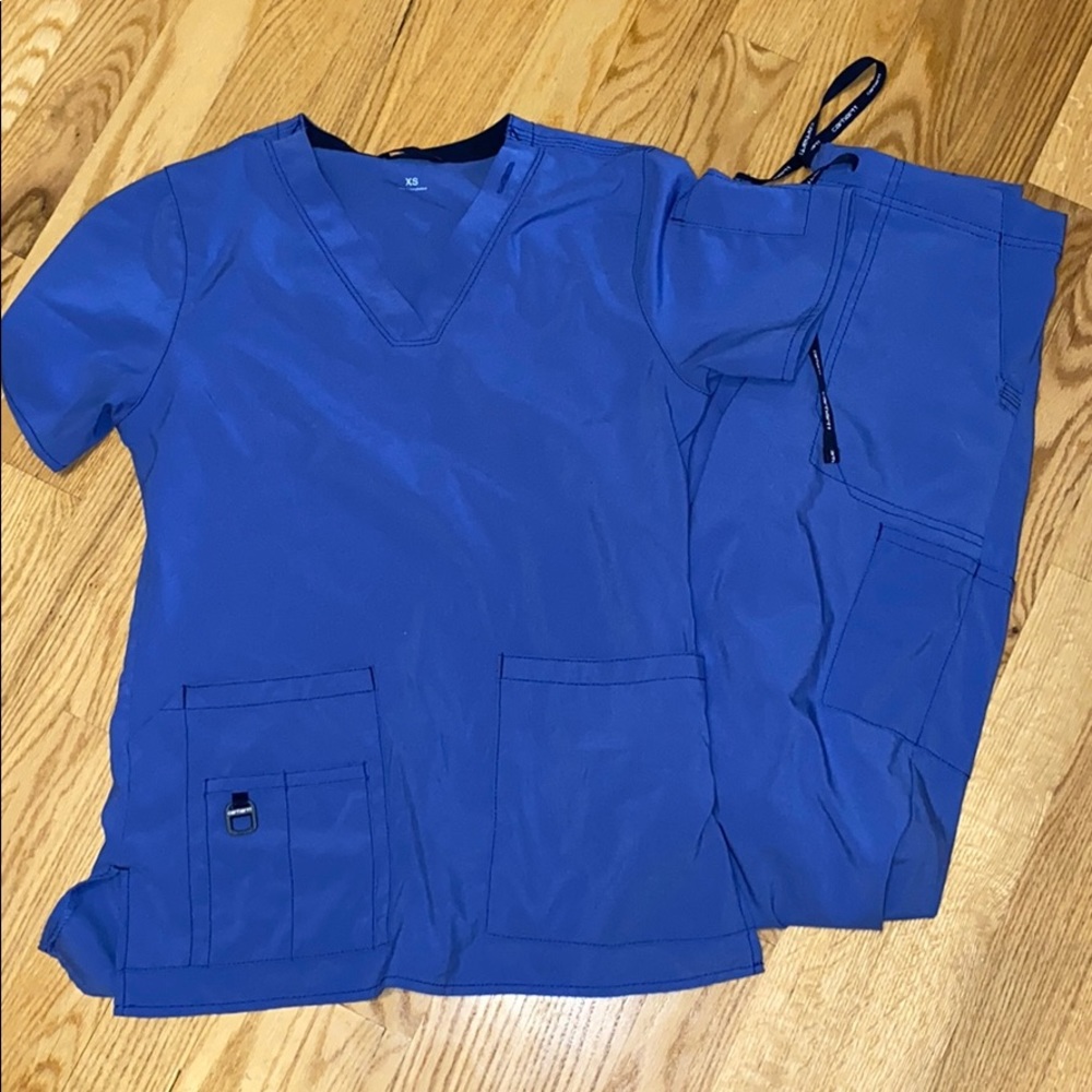 Carhartt work force scrub set